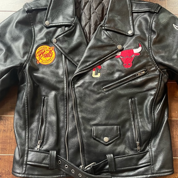 Chicago Bulls Motorcycle Jacket - Picture 3 of 11